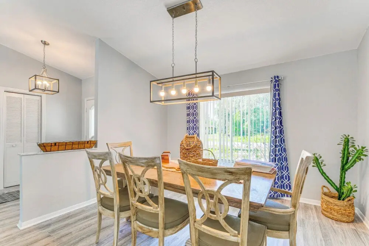 Spring Hill Home: Heated Pool, 9 Mi to Beach!