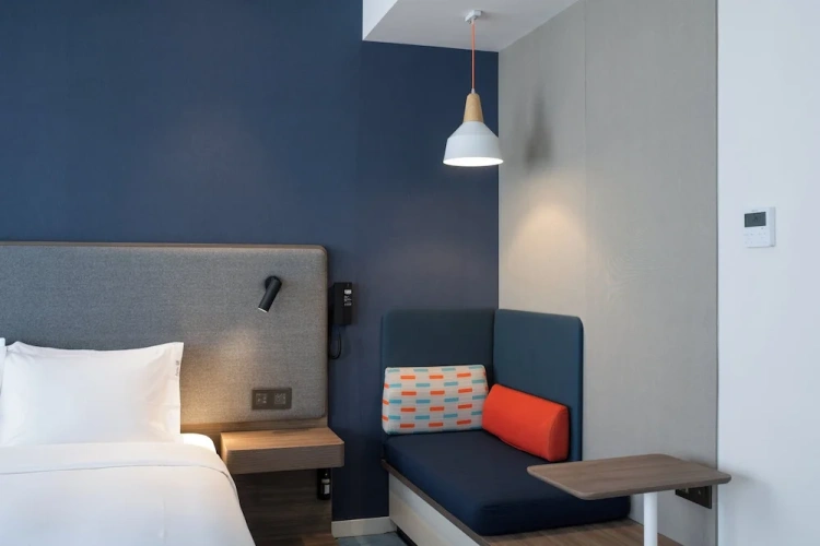 Standard Double room with city view