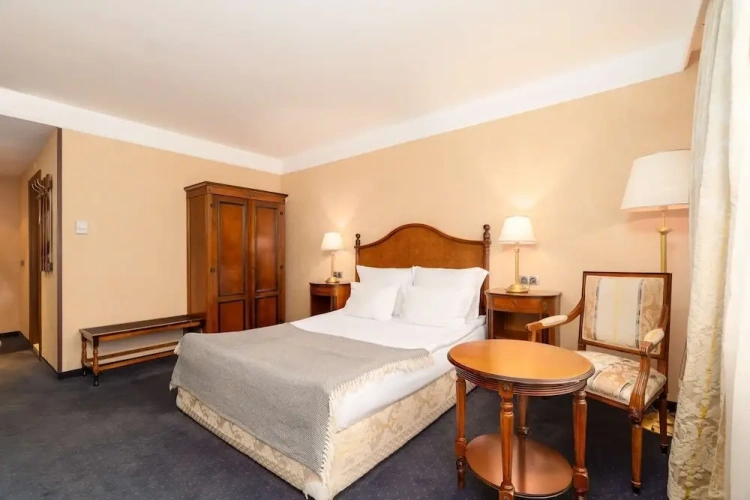 Deluxe Twin room with balcony