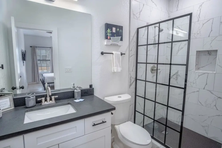 3 Bedrooms Apartment
