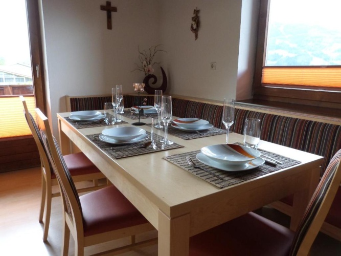 3 Bedrooms Apartment