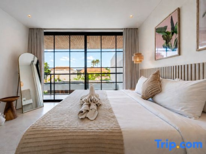 3 Bedrooms Double Villa