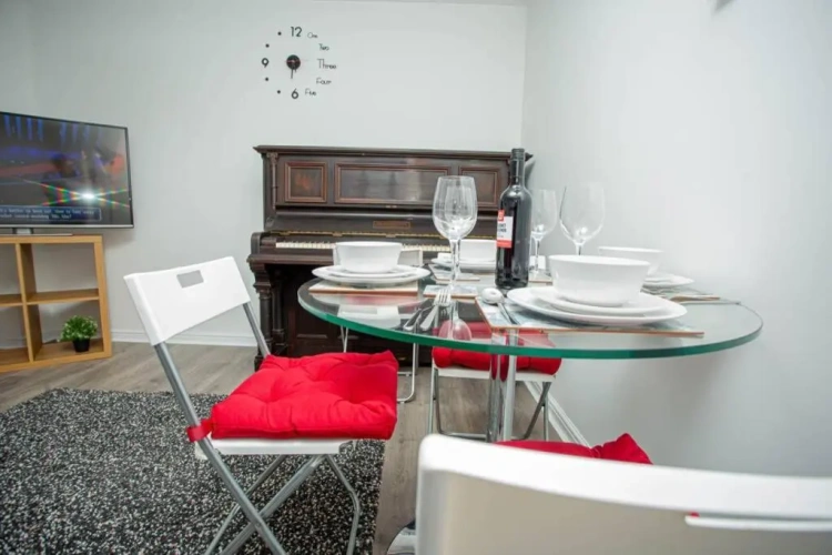 2 Bedrooms Apartment