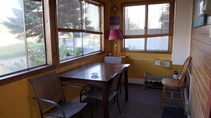 Nisku Guest House