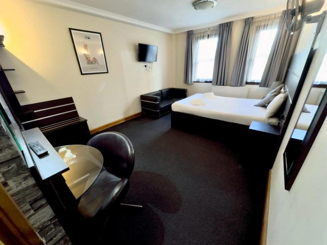 Epsilon Hotel