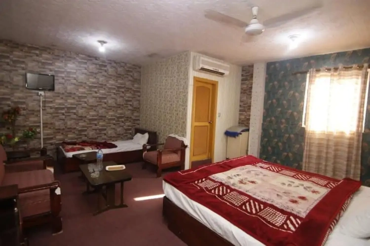 Standard Triple room