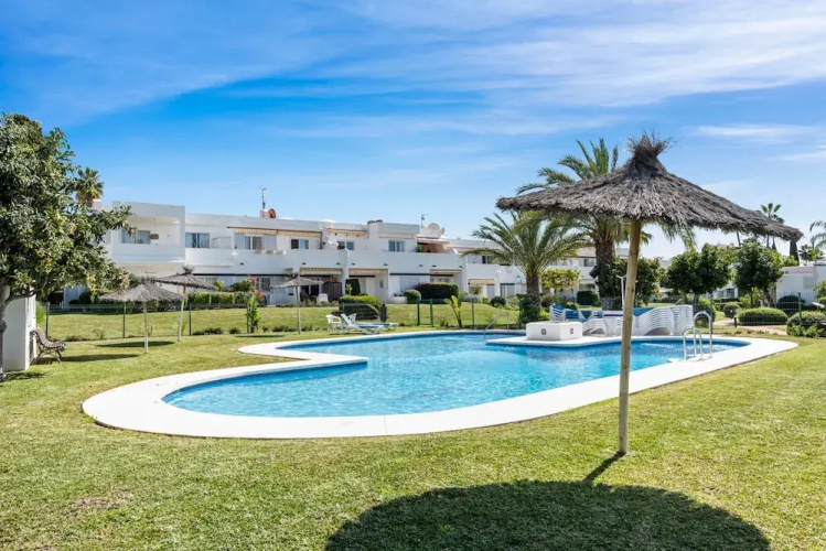 Relaxing Hideaway in Nueva Andaluc a Ref M57