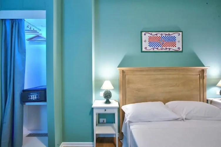 Suite with city view