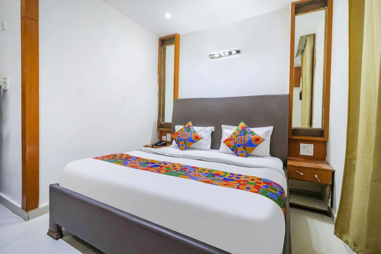 FabHotel Nand