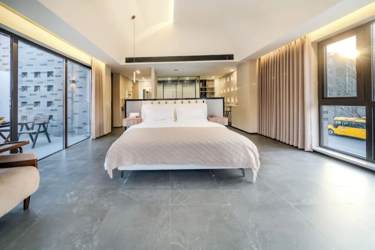 Luxury Double room with city view
