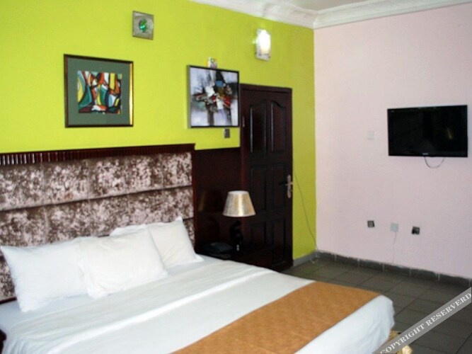 Hotel RoyaleOver view