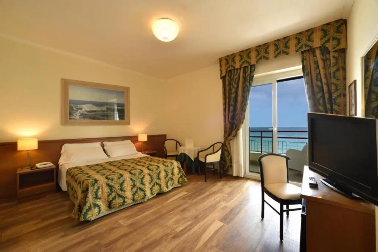 Standard Double room with sea view