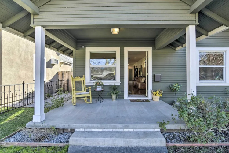 Ideally Located Chico Home - Fire Pit & Grill