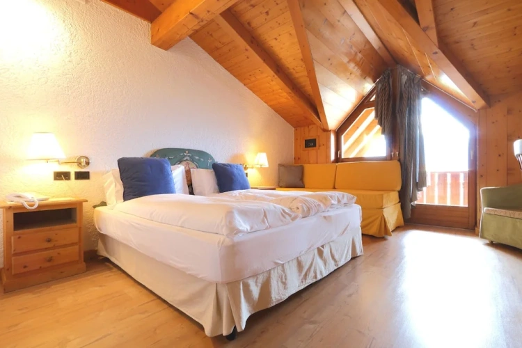 1 Bedroom Comfort Double room with balcony and with mountain view