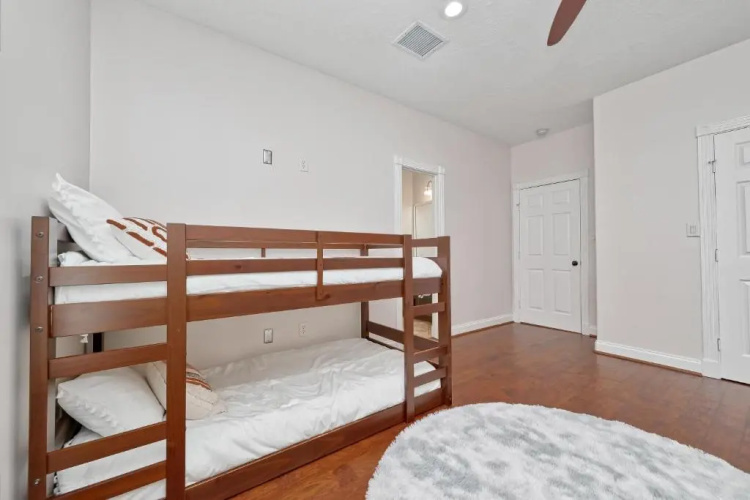 Great Escape With Private Pool and Deck
