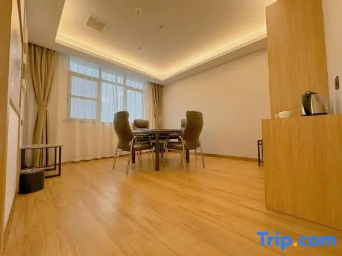Quadruple Suite
