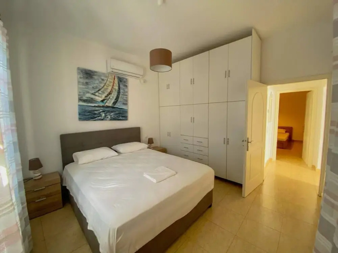 Antonis House