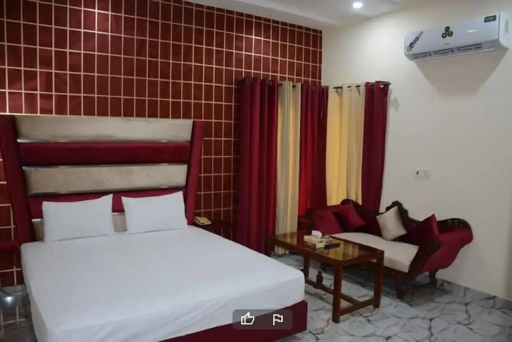 Hotel The Taj Multan