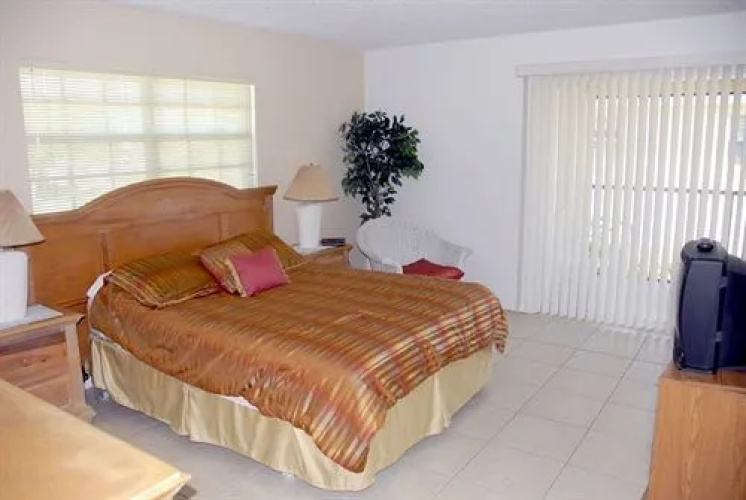 Palm Manor Resort