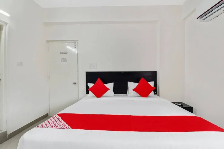 OYO 63021 Hotel Hill 9