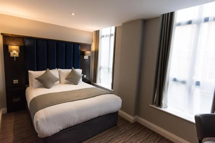 St Nicholas Hotel
