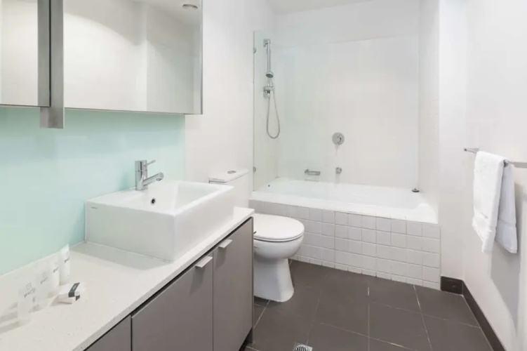 Executive Apartment With Bay Views