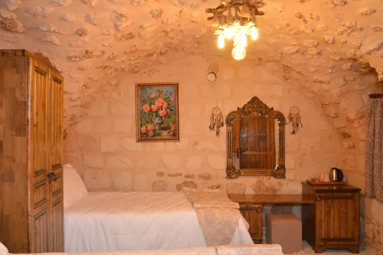 Standard Twin room with courtyard view
