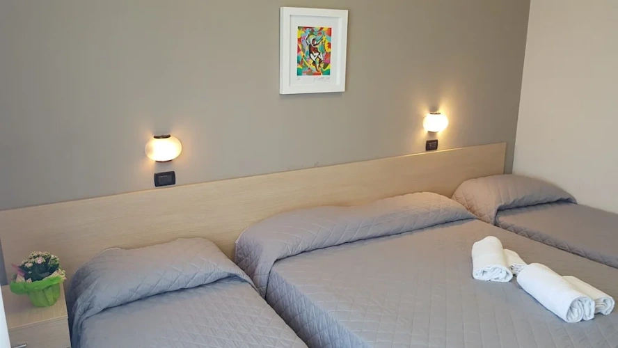Standard Quadruple room with sea view