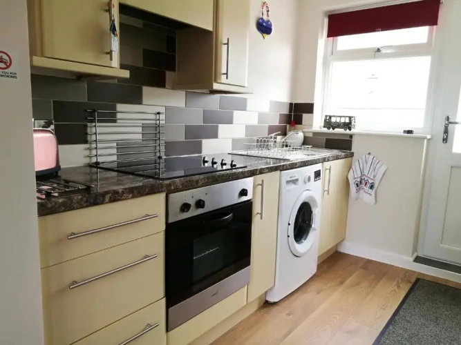 2 Bedrooms Apartment