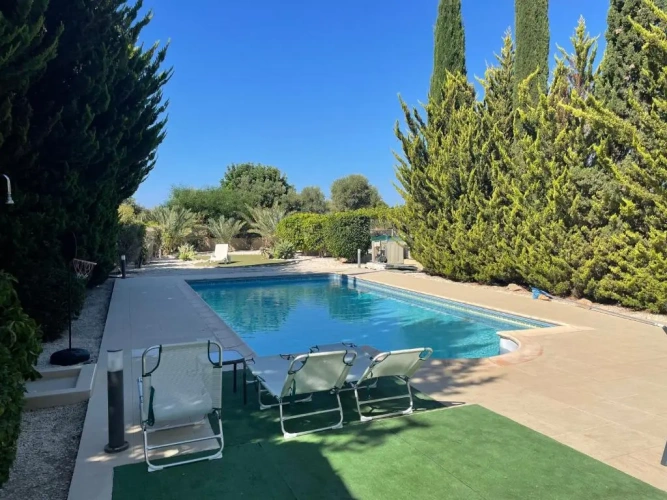 3 Bedrooms Villa