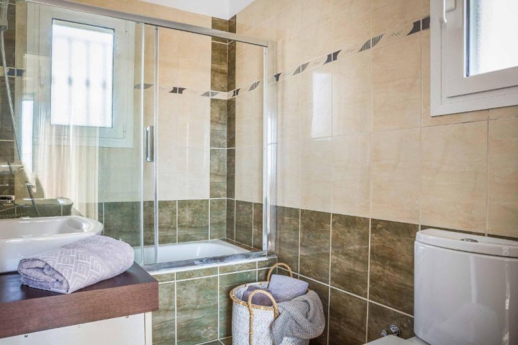 3 Bedrooms Quintuple Villa