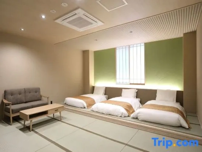 Standard Triple room