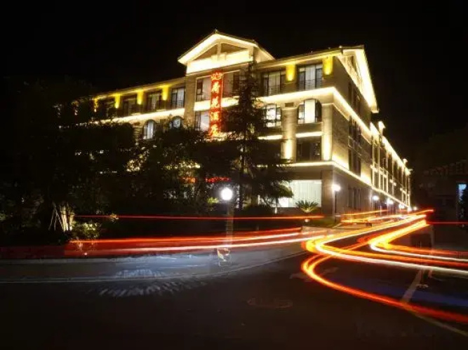 Lotus Hotel