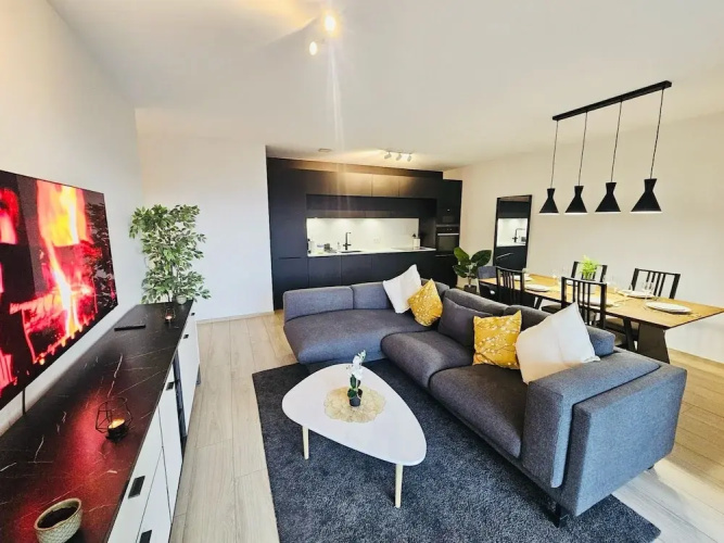 Serene 2 bedroom flat with terrace