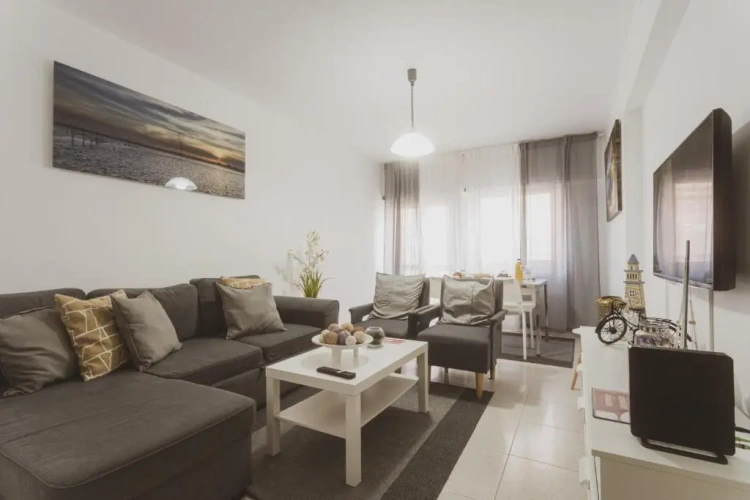 2 Bedrooms Apartment