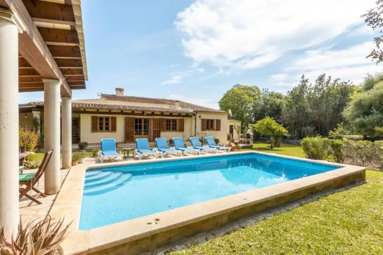 3 Bedrooms Villa