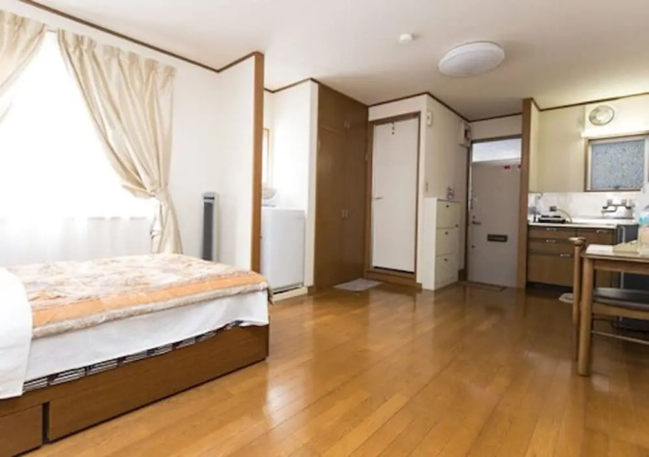 Centrally Located Deluxe Furnished.1