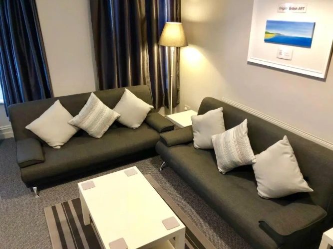 2 Bedrooms Apartment