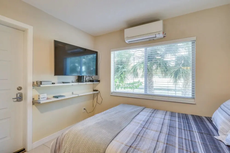 1 Mi to Pompano Beach Pier: Pet-friendly Studio!