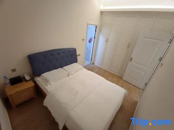 Deluxe Triple Family Suite