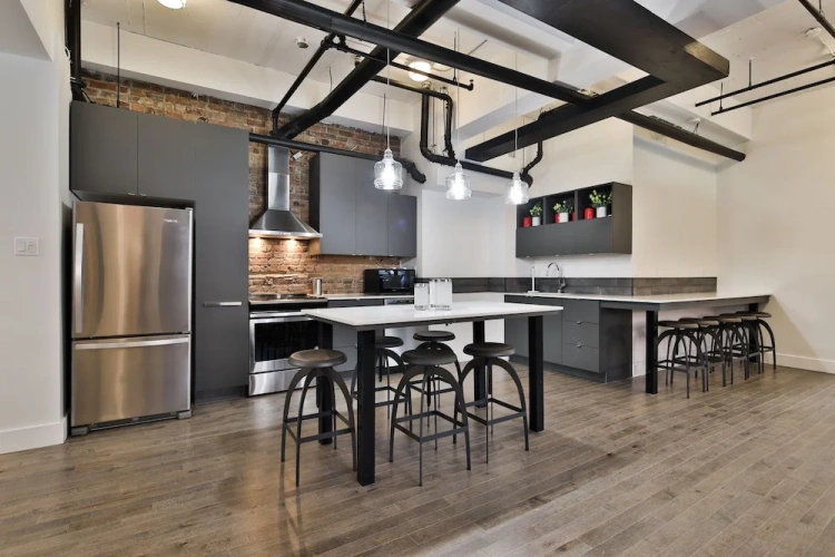 3 Bedrooms Apartment
