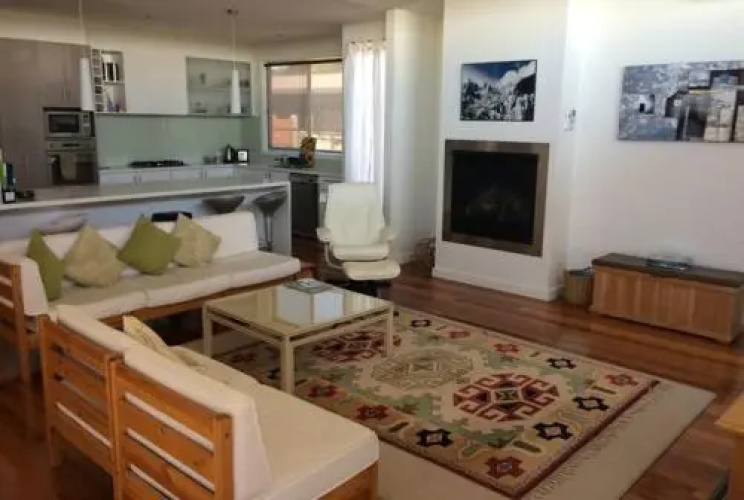 19 Glen Eagles Close
