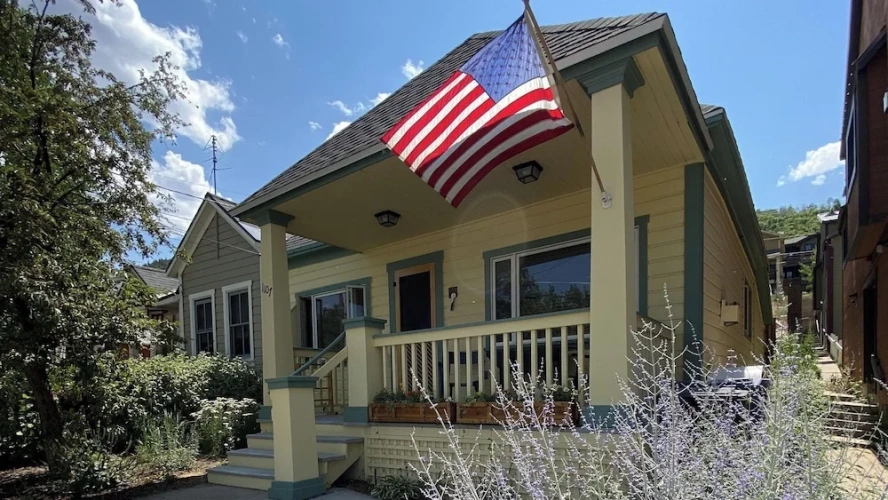 3 Bedrooms Cottage