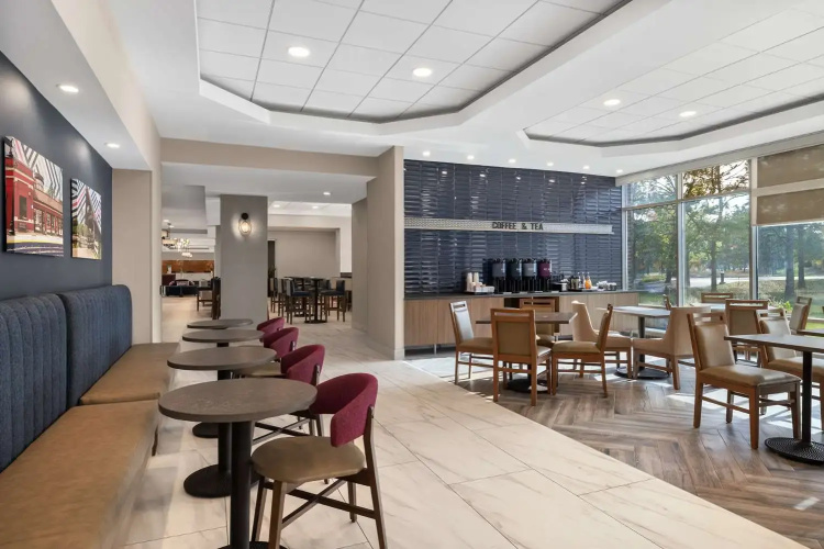 Hampton Inn & Suites By Hilton Downers Grove Chicago - Downers Grove, IL