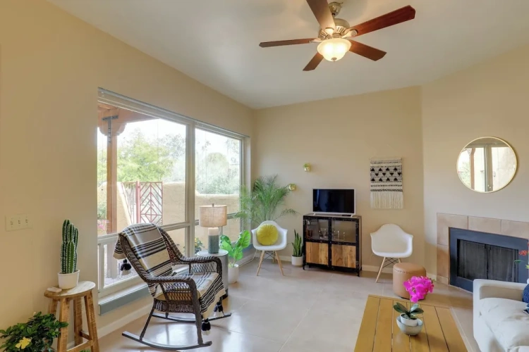 2 Bedrooms Apartment