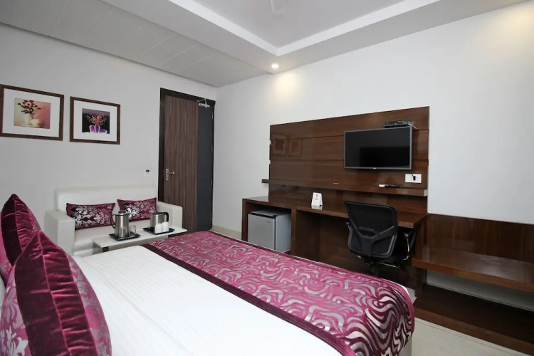 OYO 9451 Hotel Prem Ratna