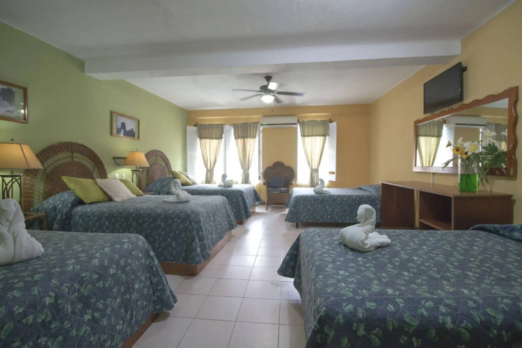 Hotel Santana