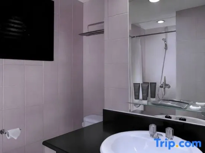 1 Bedroom Double Club Suite