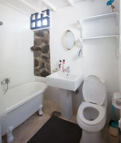 2 Bedrooms Cottage