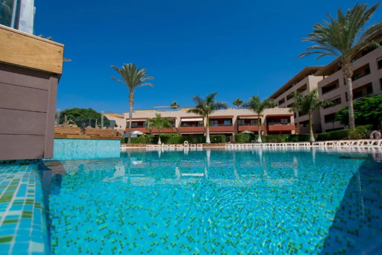 Paraiso Pool and Sea View